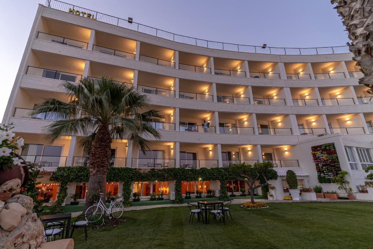 Ramada Resort By Wyndham Puerto De Mazarron Bagian luar foto